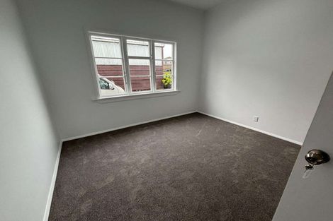 Photo of property in 222 Bridge Street, Eltham, 4322