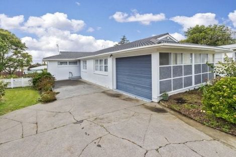 Photo of property in 13 Paulange Place, Pakuranga Heights, Auckland, 2010