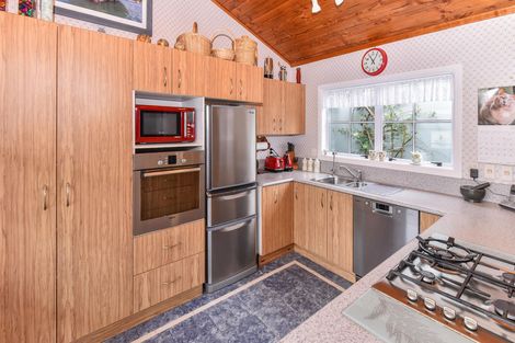 Photo of property in 1 Tington Avenue, Wattle Downs, Auckland, 2103