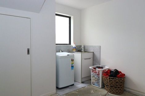 Photo of property in 37 Korokio Lane, Henderson, Auckland, 0612