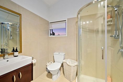 Photo of property in 1/36 Seaview Road, Castor Bay, Auckland, 0620