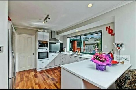 Photo of property in 15 Vanderbilt Parade, Albany, Auckland, 0632