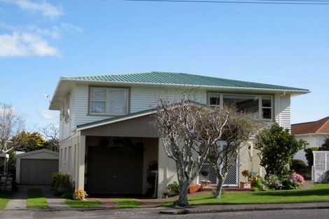 Photo of property in 5a Price Street, Westown, New Plymouth, 4310