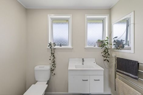 Photo of property in 19 Grenville Street, Marfell, New Plymouth, 4310