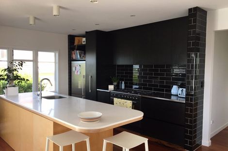 Photo of property in 16 Aramoana Avenue, Devonport, Auckland, 0624