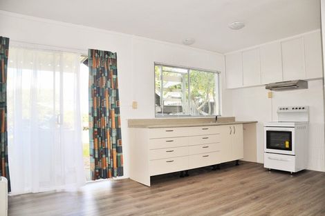 Photo of property in 21 Rosewarne Crescent, Glendene, Auckland, 0602