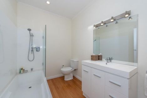 Photo of property in 27 Ingleton Terrace, Fairfield, Hamilton, 3214