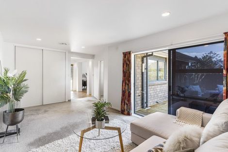 Photo of property in 22 Davington Way, Burswood, Auckland, 2013