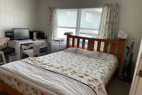 Photo of property in 2/17 Jenelin Road, Glendene, Auckland, 0602