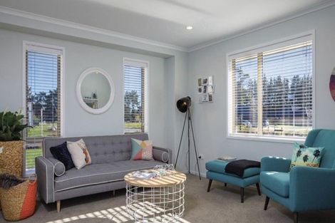 Photo of property in 101 Schoolside Road, Kumeu, 0810