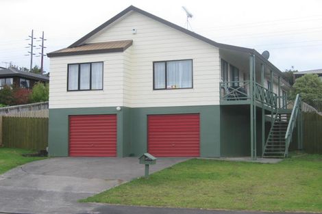 Photo of property in 72 Athena Drive, Totara Vale, Auckland, 0629