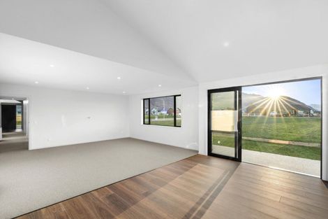 Photo of property in 31 Packer Road, Wanaka, 9382