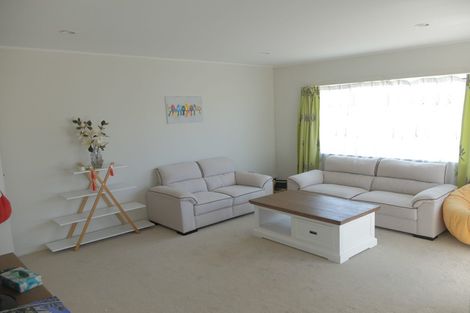 Photo of property in 1/718 Chapel Road, Dannemora, Auckland, 2016
