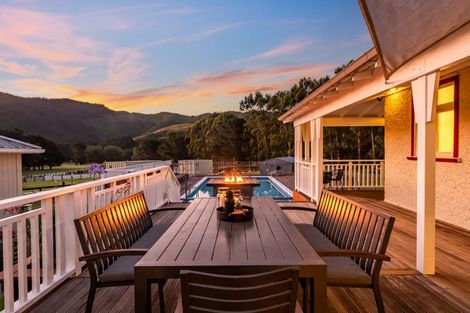 Photo of property in 1090 Coast Road, Wainuiomata Coast, Wainuiomata, 5373