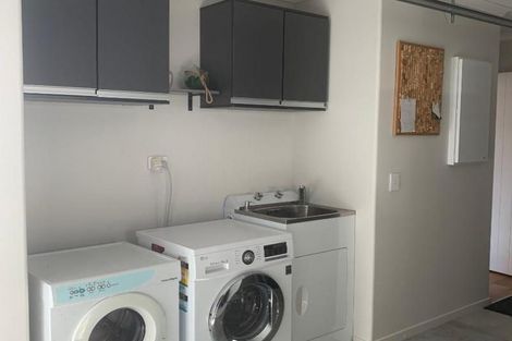 Photo of property in 25b Karaka Street, Merrilands, New Plymouth, 4312