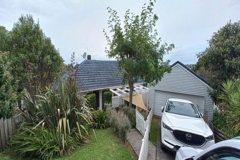 Photo of property in 1/18 Limmer Place, Browns Bay, Auckland, 0632