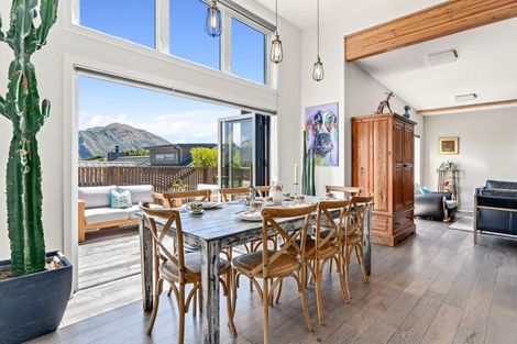 Photo of property in 20 Edgewood Place, Wanaka, 9305