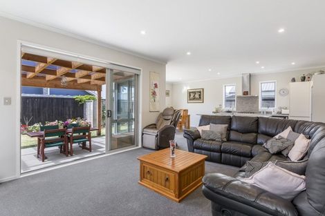 Photo of property in 8 Poaka Road, Hobsonville, Auckland, 0618