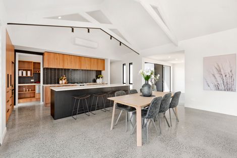 Photo of property in 35 Mike Smith Drive, Cambridge, 3434