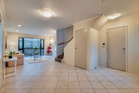Photo of property in 11 Barnea Circle, Glen Eden, Auckland, 0602