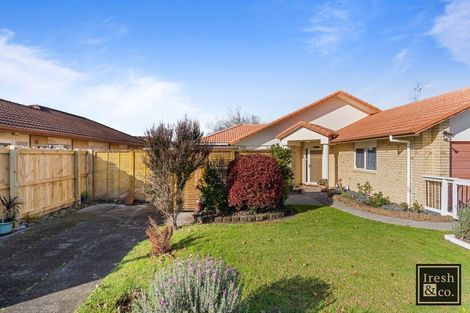 Photo of property in 25 Carisbrook Crescent, Papakura, 2110