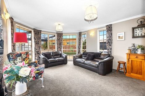 Photo of property in 7 Hemingford Place, Halswell, Christchurch, 8025