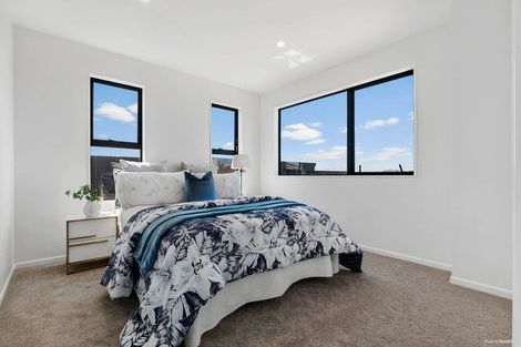 Photo of property in 3/62 Highland Drive, Highland Park, Auckland, 2010