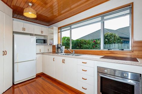 Photo of property in 54 Apsley Drive, Avonhead, Christchurch, 8042