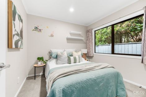 Photo of property in 32a Dowling Grove, Silverstream, Upper Hutt, 5019