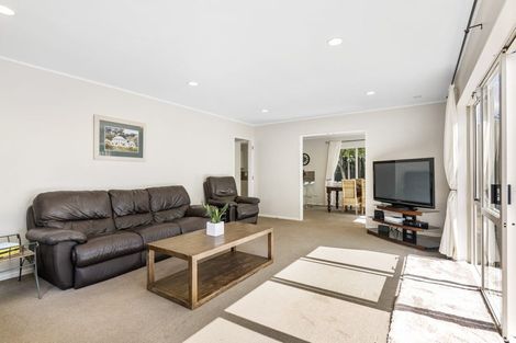 Photo of property in 2/13 Eversleigh Road, Belmont, Auckland, 0622