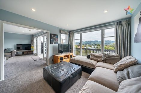 Photo of property in 27 Wyndrum Avenue, Waterloo, Lower Hutt, 5011