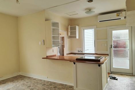 Photo of property in 199 Onepu Road, Lyall Bay, Wellington, 6022
