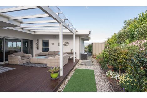 Photo of property in 23 Katania Heights, Brightwater, 7022