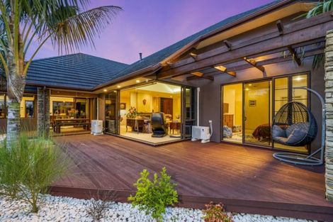 Photo of property in 70 Manor Park, Sunnyhills, Auckland, 2010