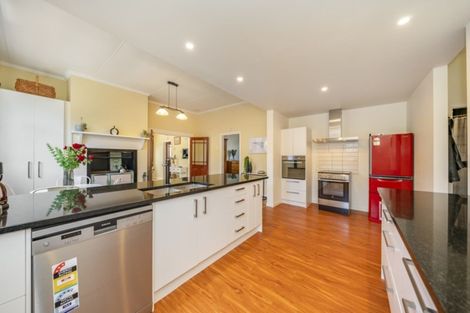 Photo of property in 24 Riverbank Street, Ebdentown, Upper Hutt, 5018