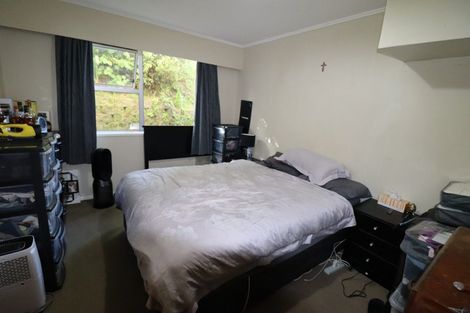 Photo of property in 181 Newlands Road, Newlands, Wellington, 6037