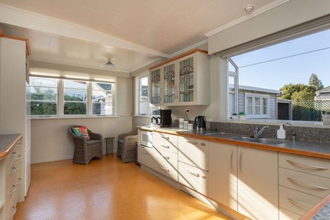 Photo of property in 24 Chamberlain Street, Dannevirke, 4930