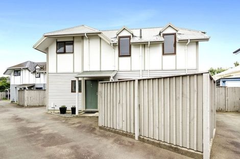 Photo of property in 2/44 Randwick Crescent, Moera, Lower Hutt, 5010