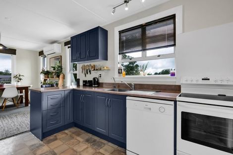 Photo of property in 19 Kahikatea Street, Inglewood, 4330