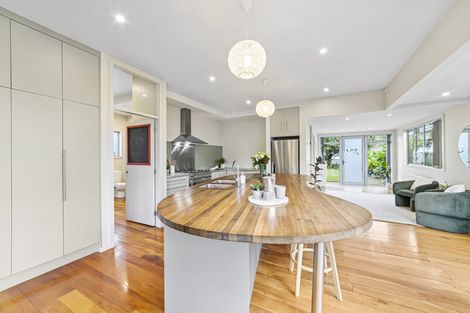 Photo of property in 203 Onepu Road, Lyall Bay, Wellington, 6022