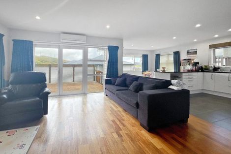 Photo of property in 70 Waverton Terrace, Churton Park, Wellington, 6037