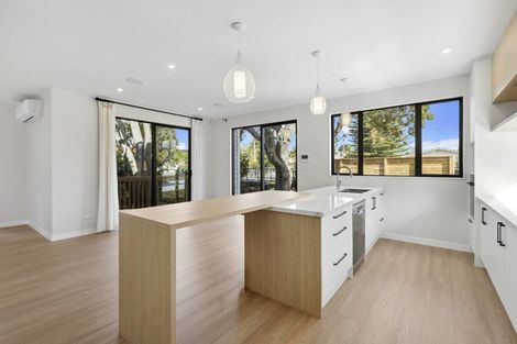 Photo of property in 19 Waterloo Road, Milford, Auckland, 0620