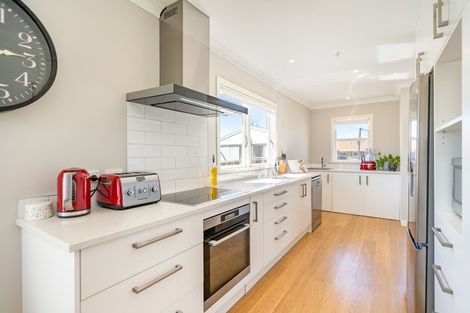 Photo of property in 18 Charles Street, Clouston Park, Upper Hutt, 5018