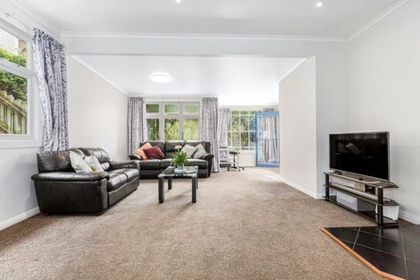 Photo of property in 1 Gordon Road, Plimmerton, Porirua, 5026
