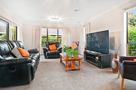 Photo of property in 152 Sawyers Arms Road, Northcote, Christchurch, 8052