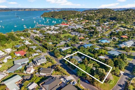 Photo of property in 8 Robertson Street, Russell, 0202