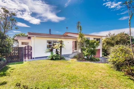 Photo of property in 43 Carluke Street, Paparangi, Wellington, 6037