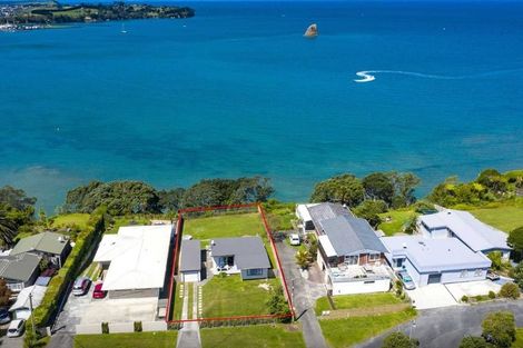 Photo of property in 973 Whangaparaoa Road, Tindalls Beach, Whangaparaoa, 0930
