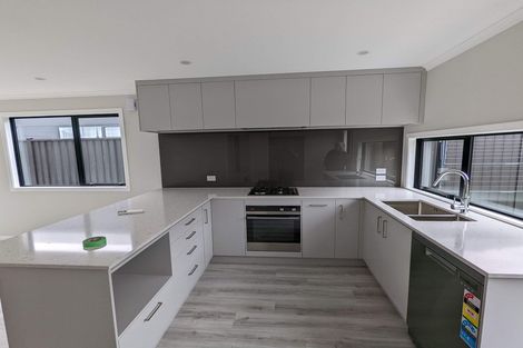 Photo of property in 15 Castletown Street, Wallaceville, Upper Hutt, 5018