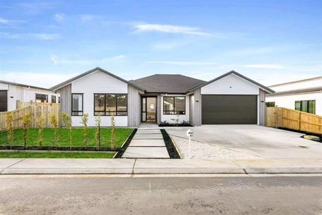 Photo of property in 13 Cutfield Lane, Kumeu, 0810